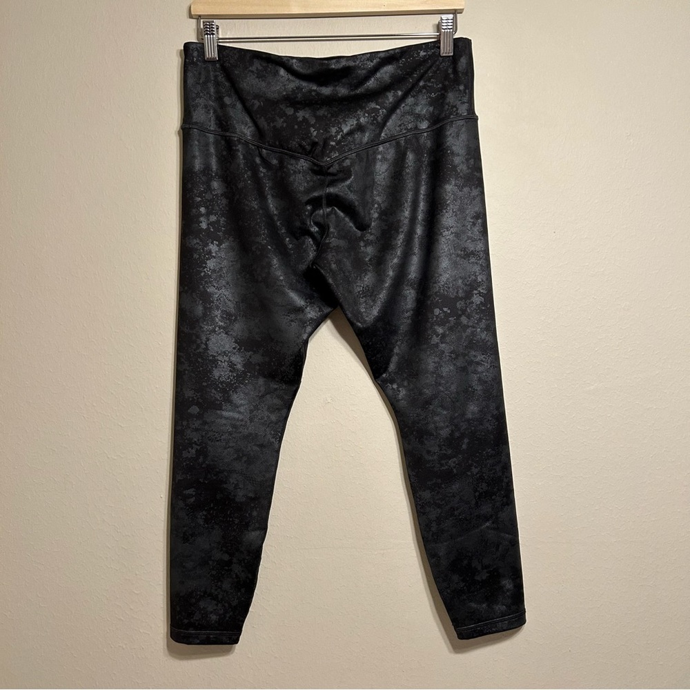 ATHLETA Elation Ultra‎ High Rise Misty Lace Leggings Size LP - Picture 2 of 9